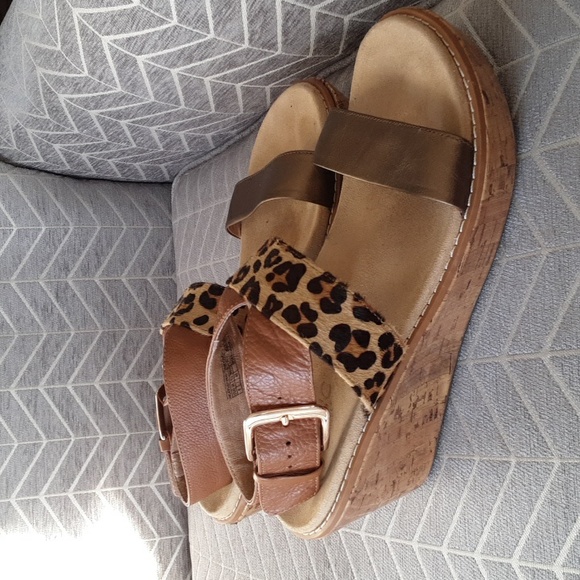 Vionic wedge sandal SZ 9 - Picture 2 of 9
